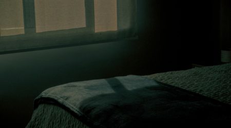 Bed-donker_unsplash