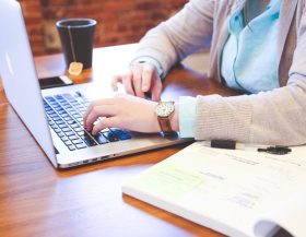 Student-laptop_pixabay